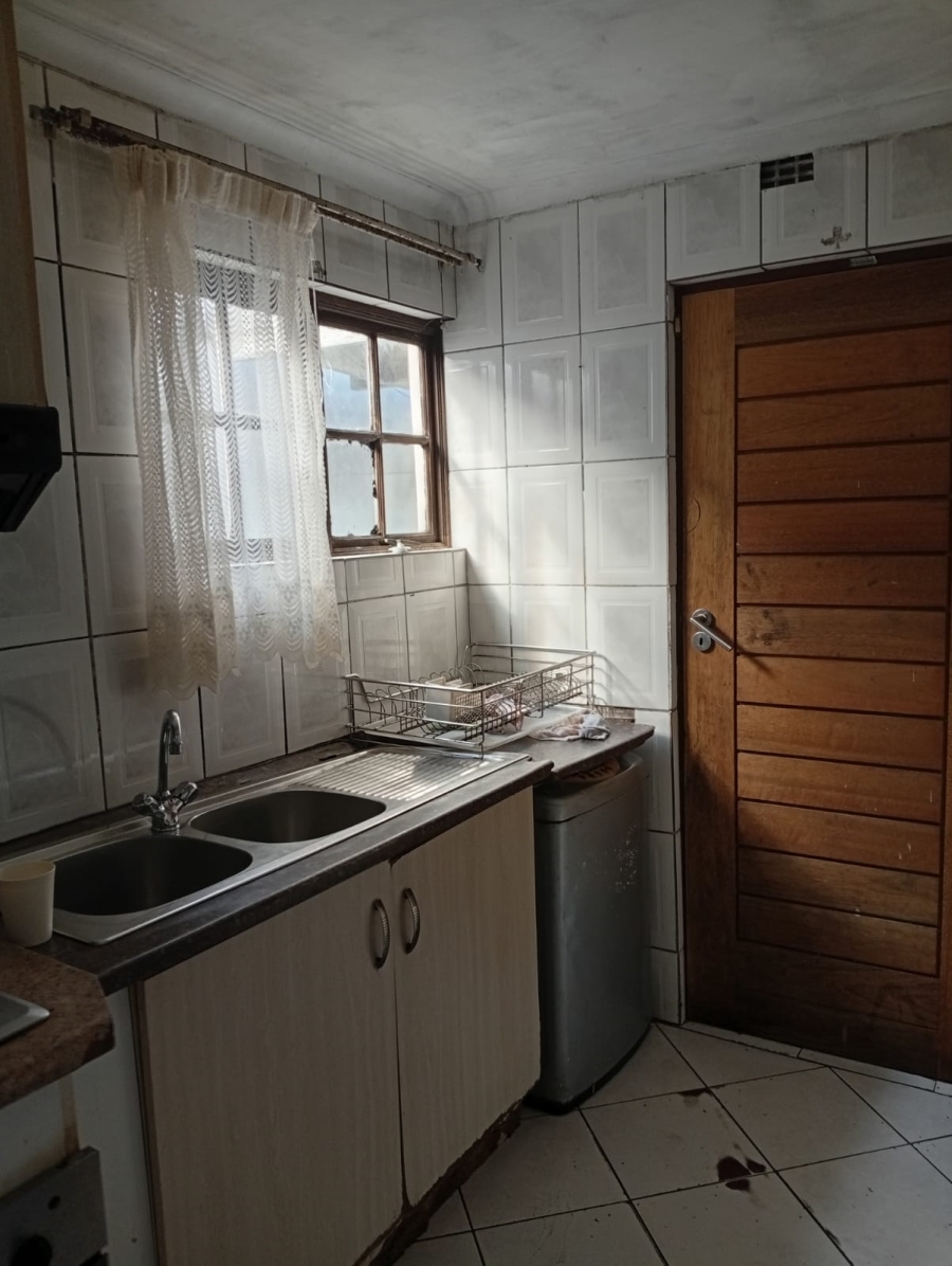3 Bedroom Property for Sale in Mandela Park Western Cape